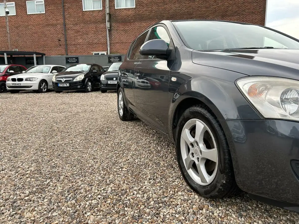 2009-kia-ceed-16td-gs-hatchback-big-68