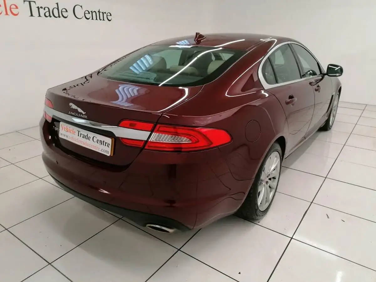 2014-jaguar-xf-22td-premium-luxury-200ps-saloon-4d-big-5