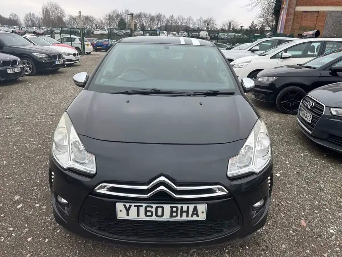 2010-citroen-ds3-16td-black-big-1