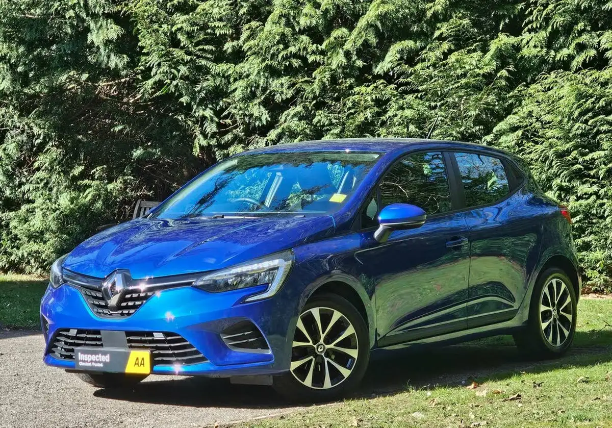 2021-renault-clio-10-tce-iconic-90ps-big-3