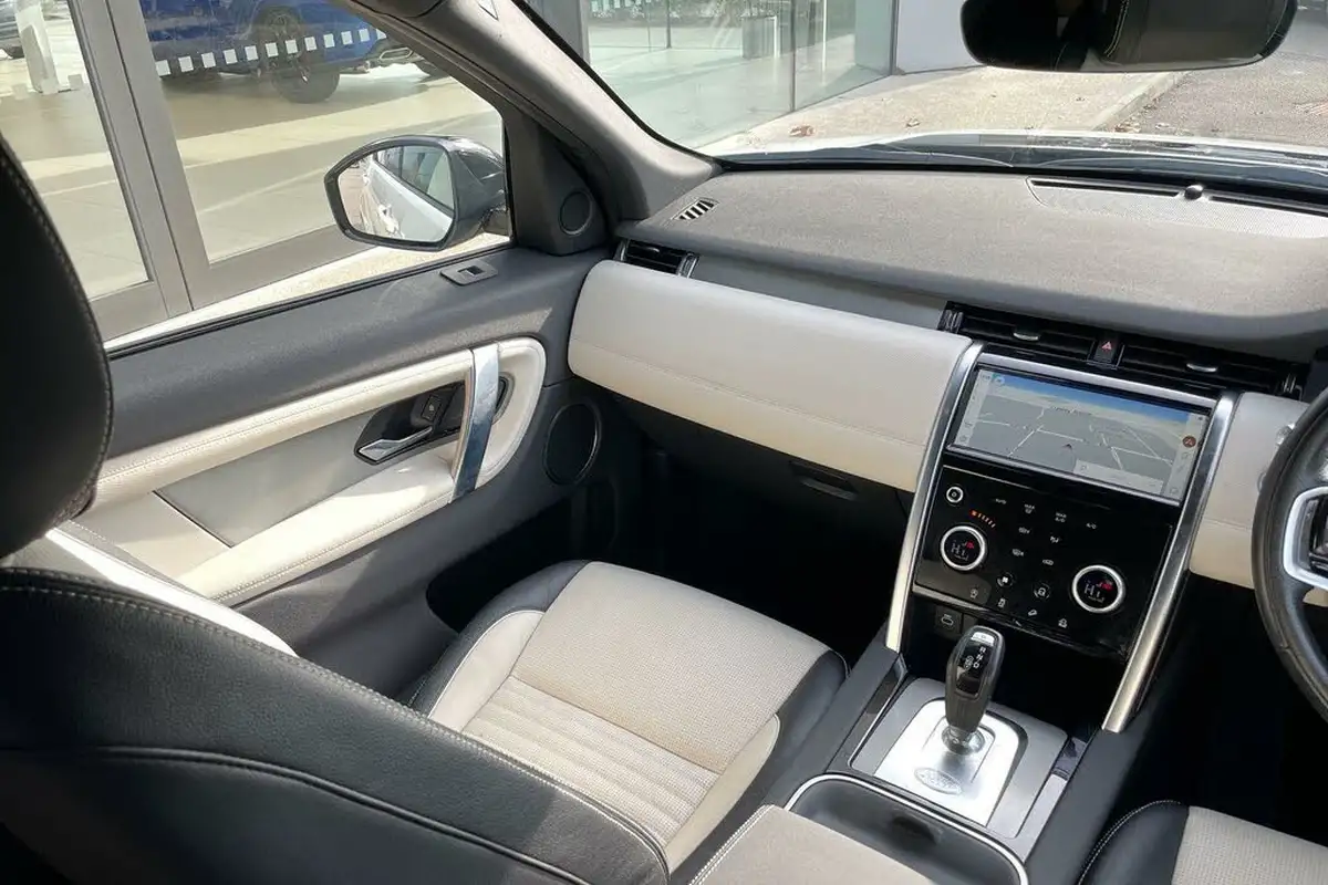 2021-land-rover-discovery-sport-20-d200-r-dynamic-se-big-15