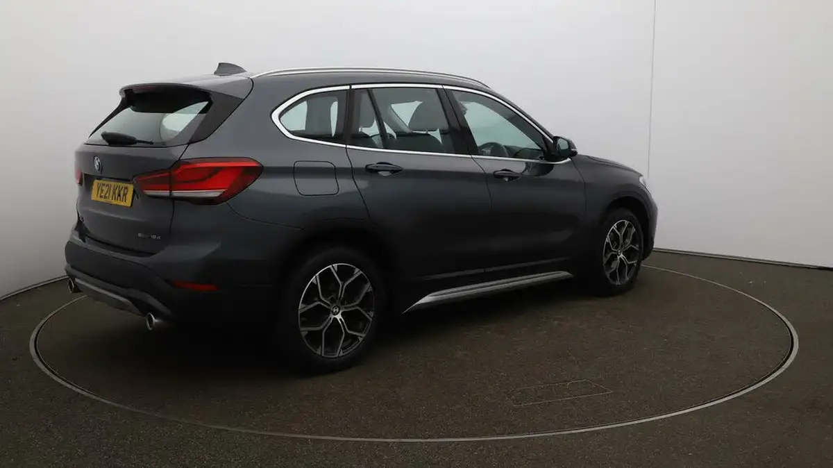 2021-bmw-x1-20td-sdrive18d-xline-big-45