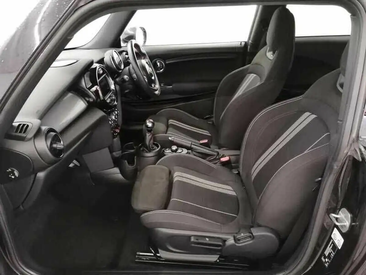 2019-mini-cooper-15-cooper-sport-hatchback-3d-big-15