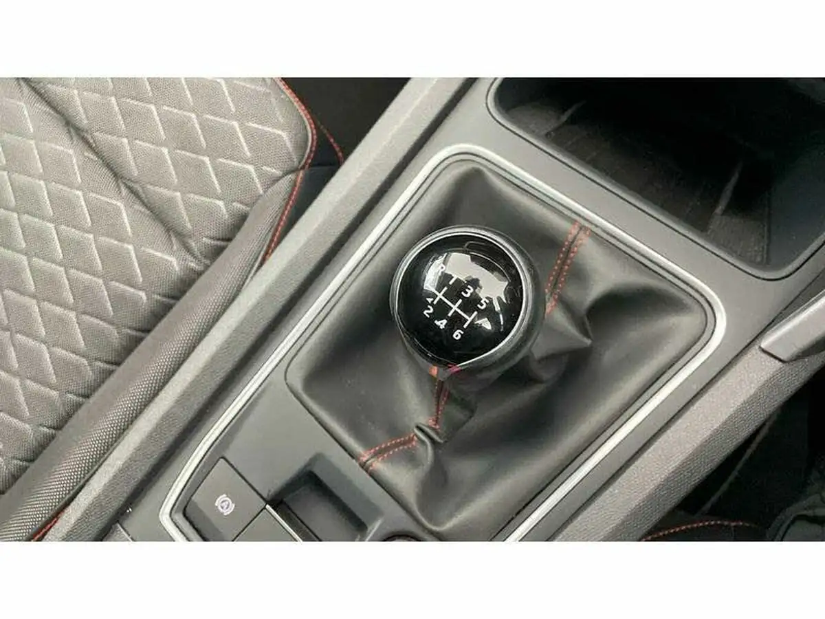 2021-seat-leon-15-tsi-evo-fr-130ps-hatchback-big-11