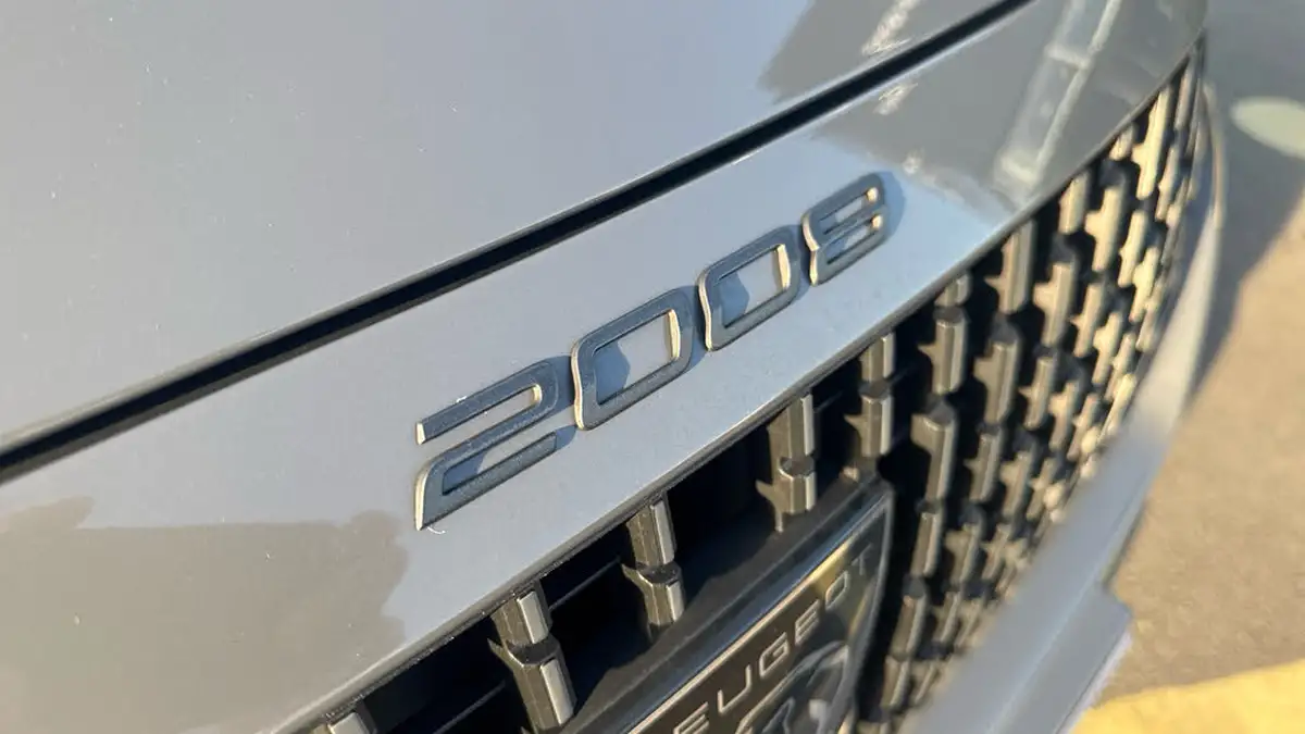 2025-peugeot-2008-suv-e-allure-136ps-50kwh-big-48