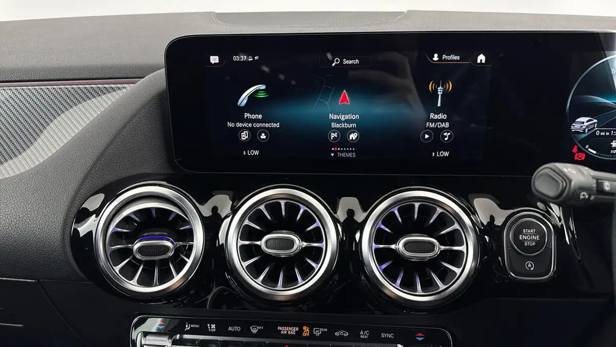 2021-mercedes-benz-gla-class-20d-gla-200d-amg-line-premium-big-11