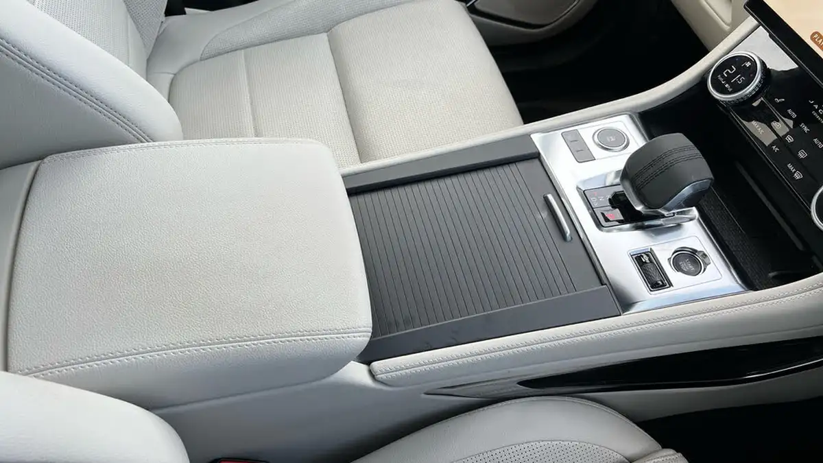 2023-jaguar-f-pace-20-d200-r-dynamic-se-black-big-24