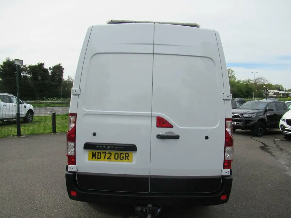 2022-renault-master-23dci-lm35-135-business-panel-big-9