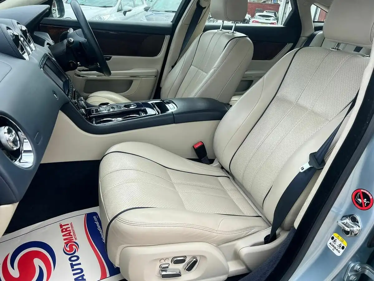 2011-jaguar-xj-series-30td-xj-portfolio-swb-big-11