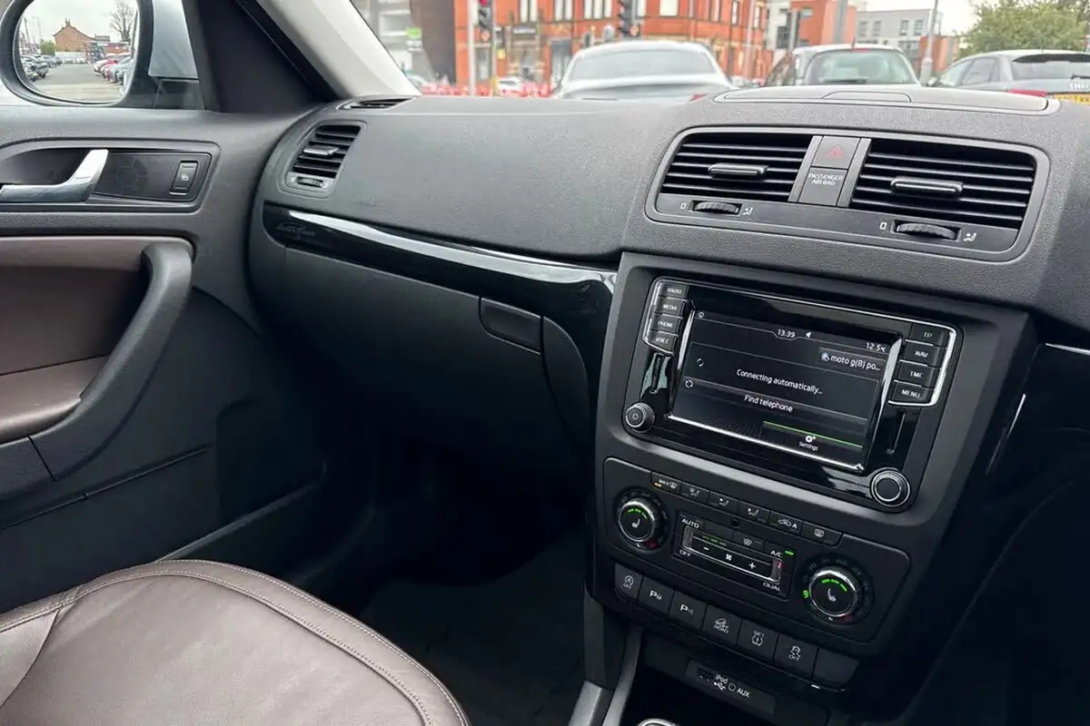 2016-skoda-yeti-outdoor-14-tsi-laurin-klement-big-19