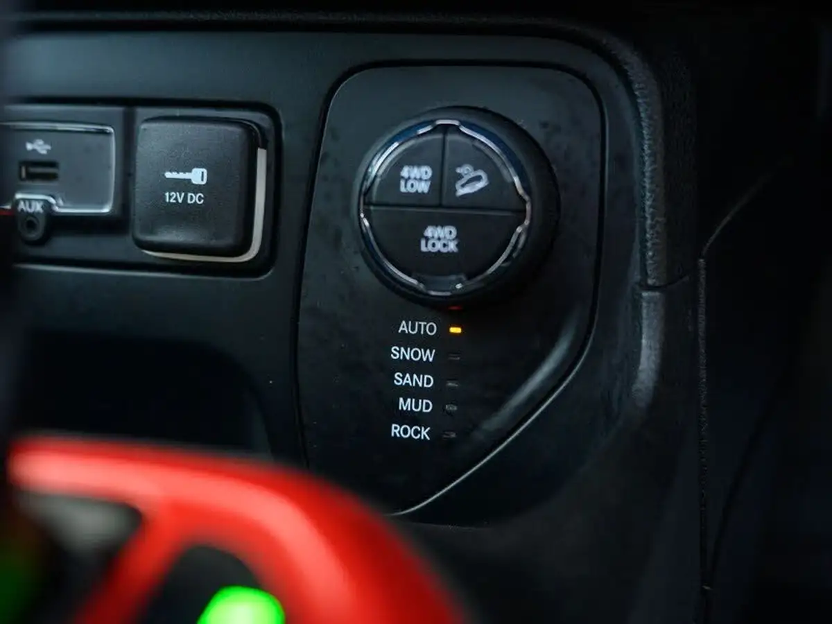 2016-jeep-renegade-20multijet-ii-trailhawk-big-22