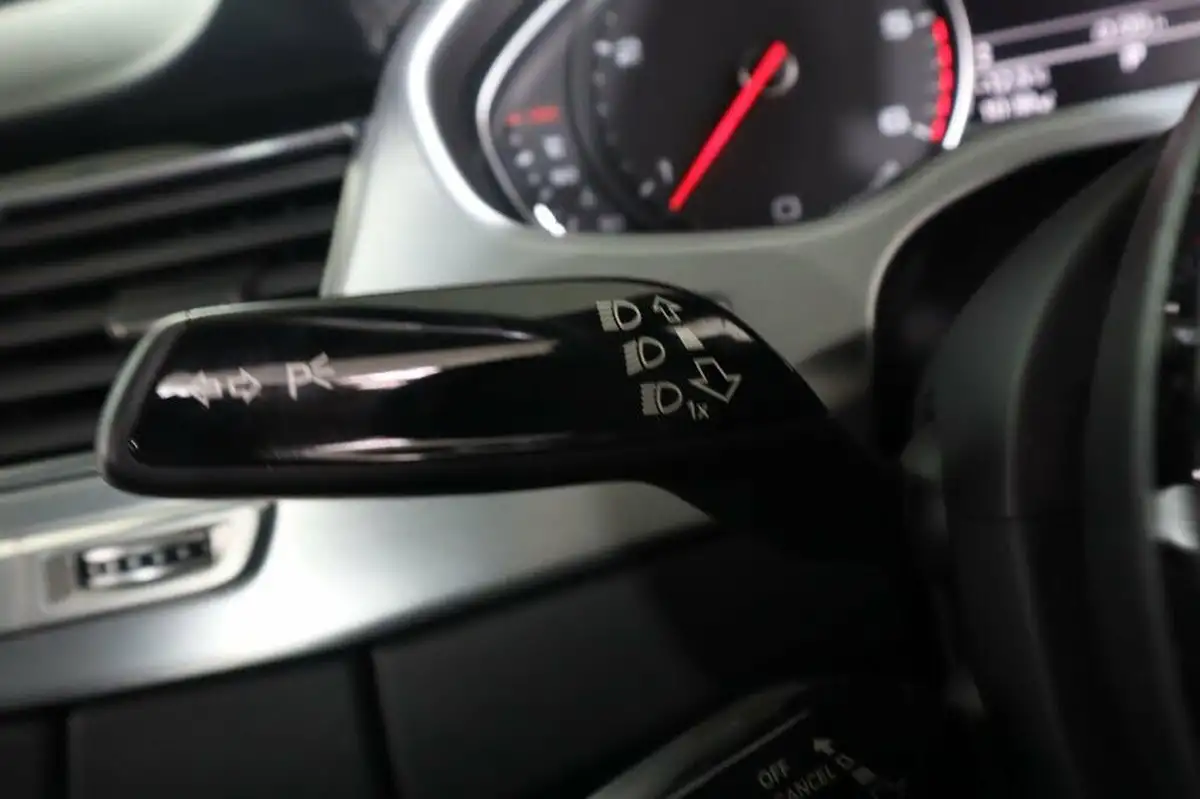2017-audi-a8-30tdi-quattro-black-edition-big-23