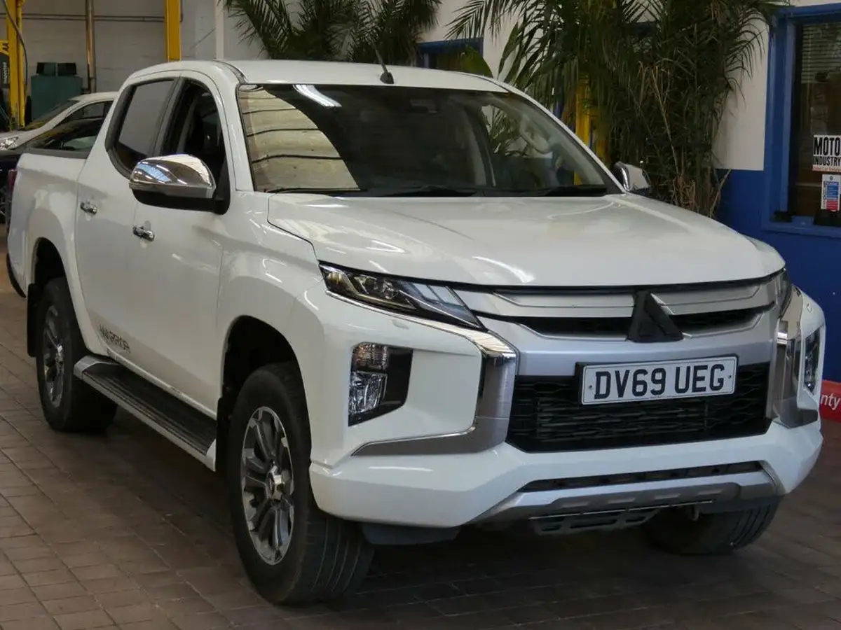 2019-mitsubishi-l200-22di-d-warrior-auto-big-11