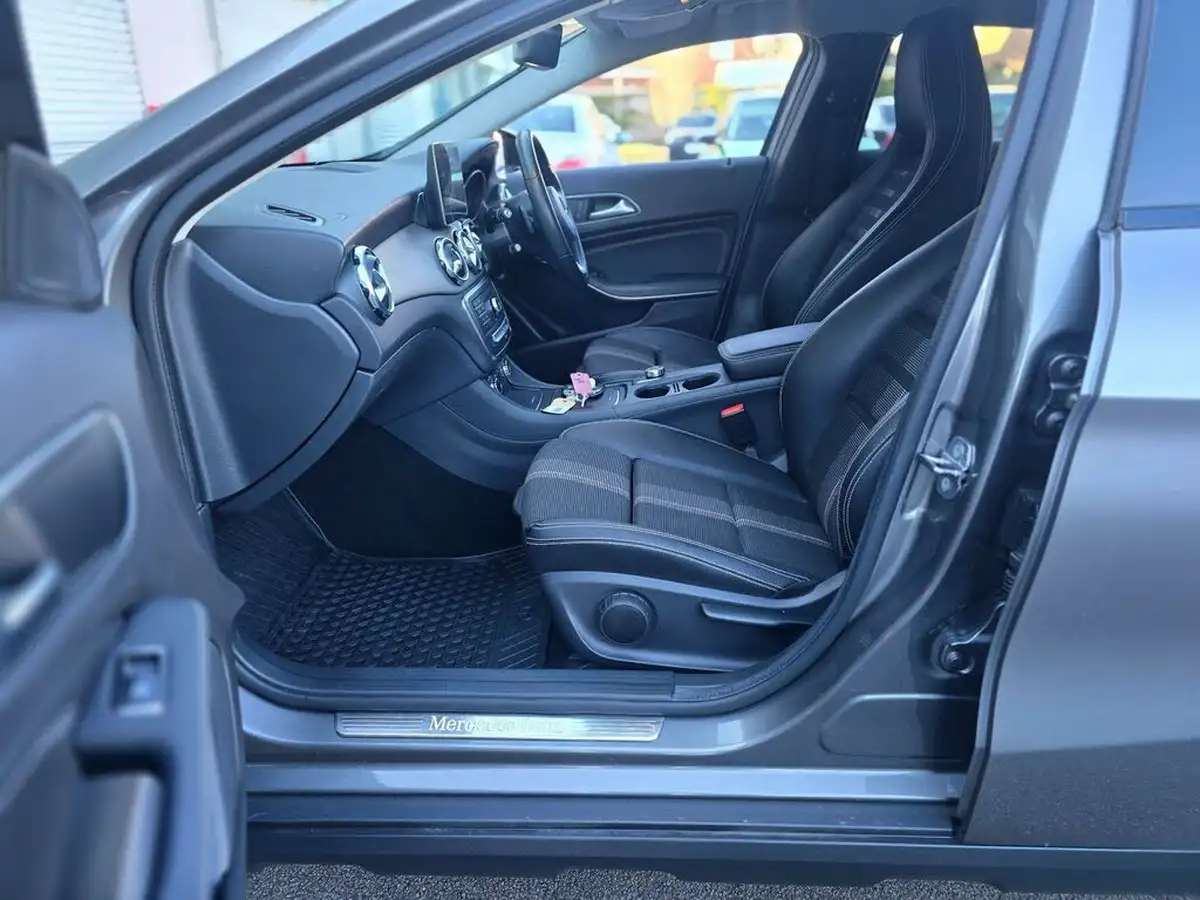 2018-mercedes-benz-gla-class-16-gla-180-urban-edition-ss-7g-dct-big-43
