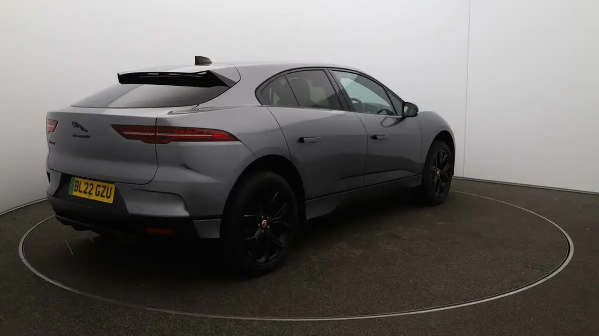 2022-jaguar-i-pace-ev400-black-big-46