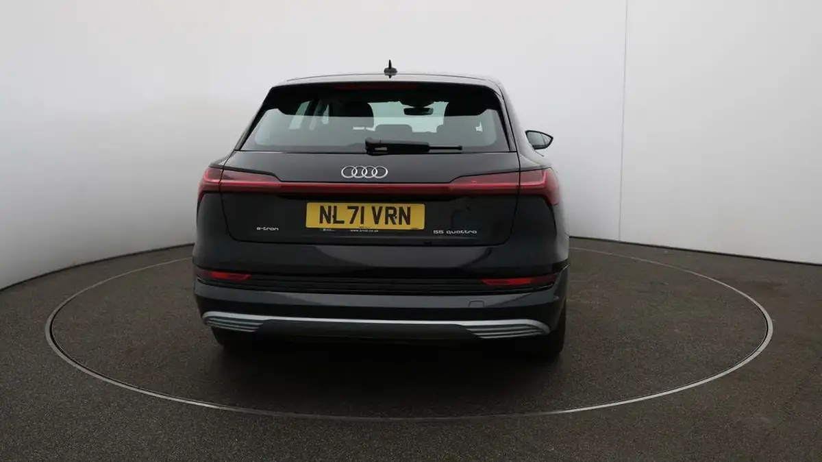 2021-audi-e-tron-55e-technik-station-wagon-big-47