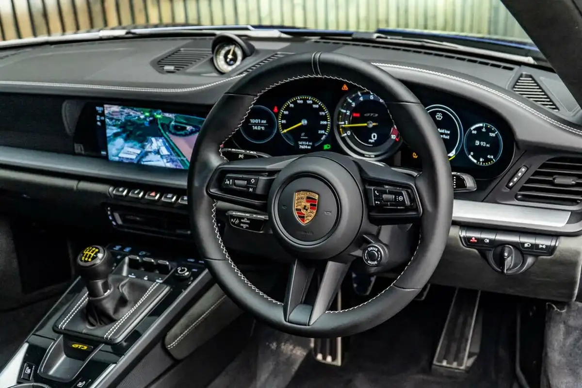 2022-porsche-911-40-gt3-rwd-big-22