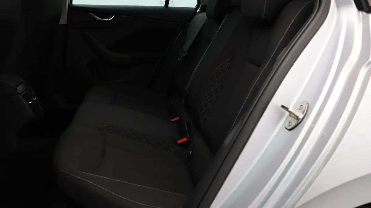 2022-skoda-kamiq-10-tsi-se-drive-111ps-big-15