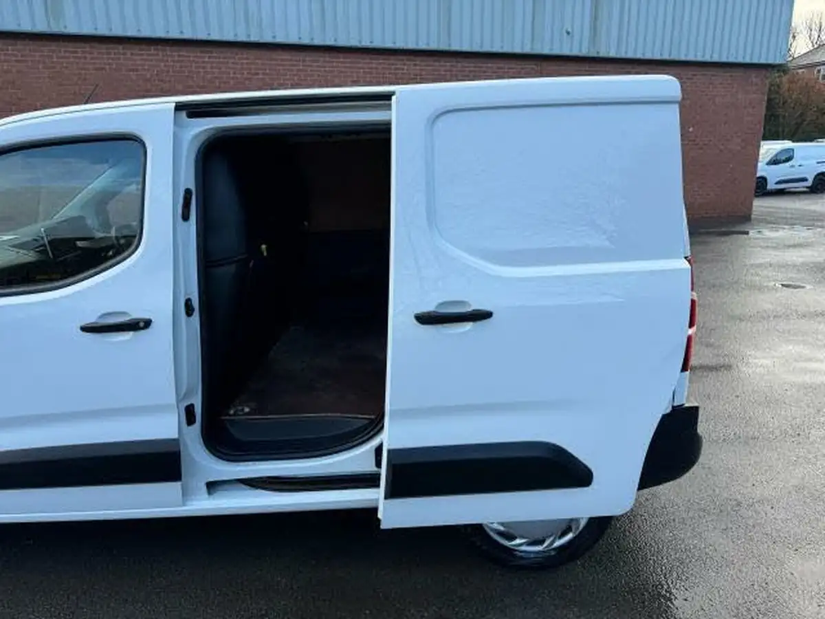 2019-peugeot-partner-15-bluehdi-1000-professional-100ps-eu6dt-panel-big-38