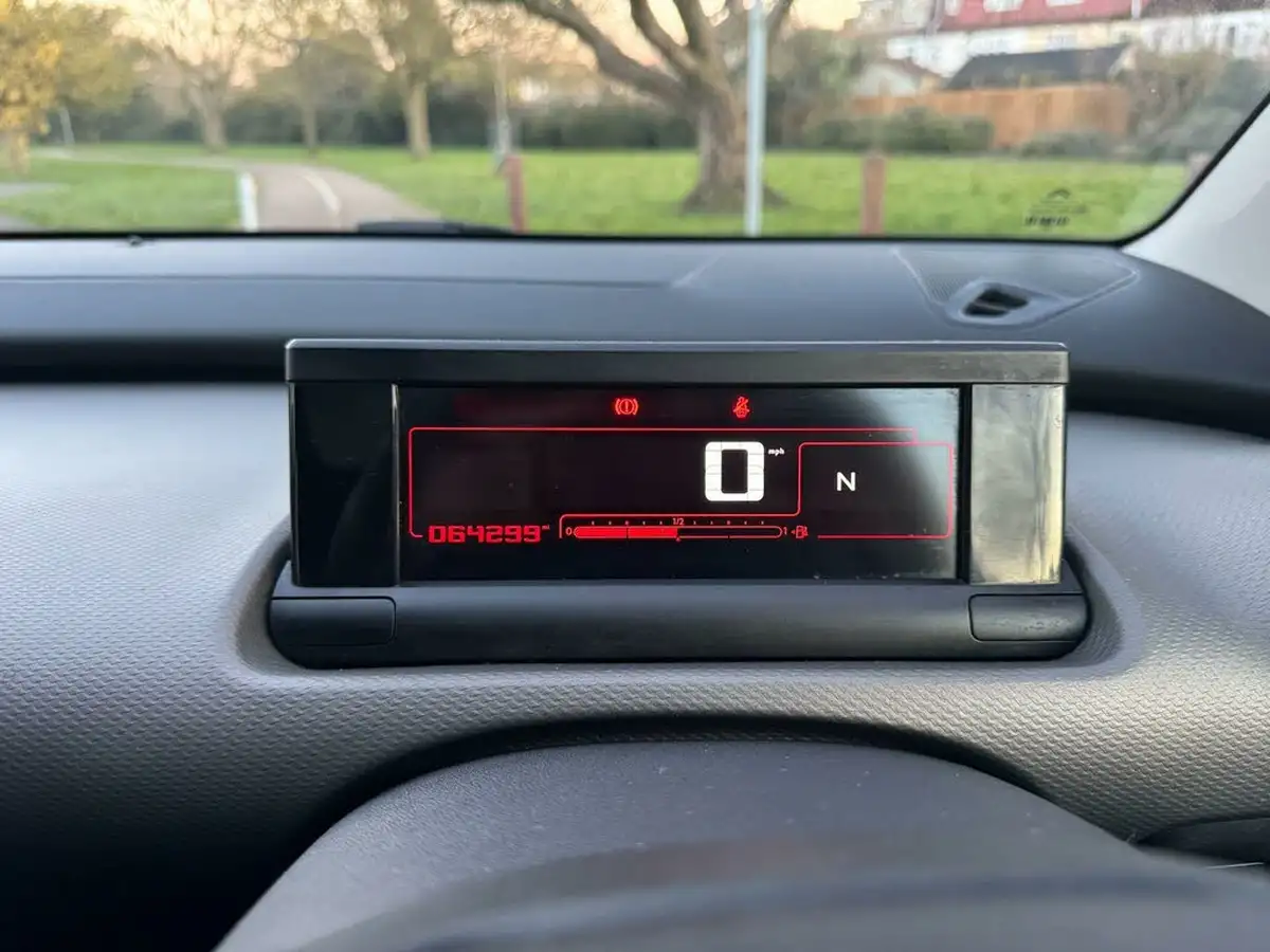 2016-citroen-c4-cactus-16bluehdi-flair-edition-ss-etg6-big-43