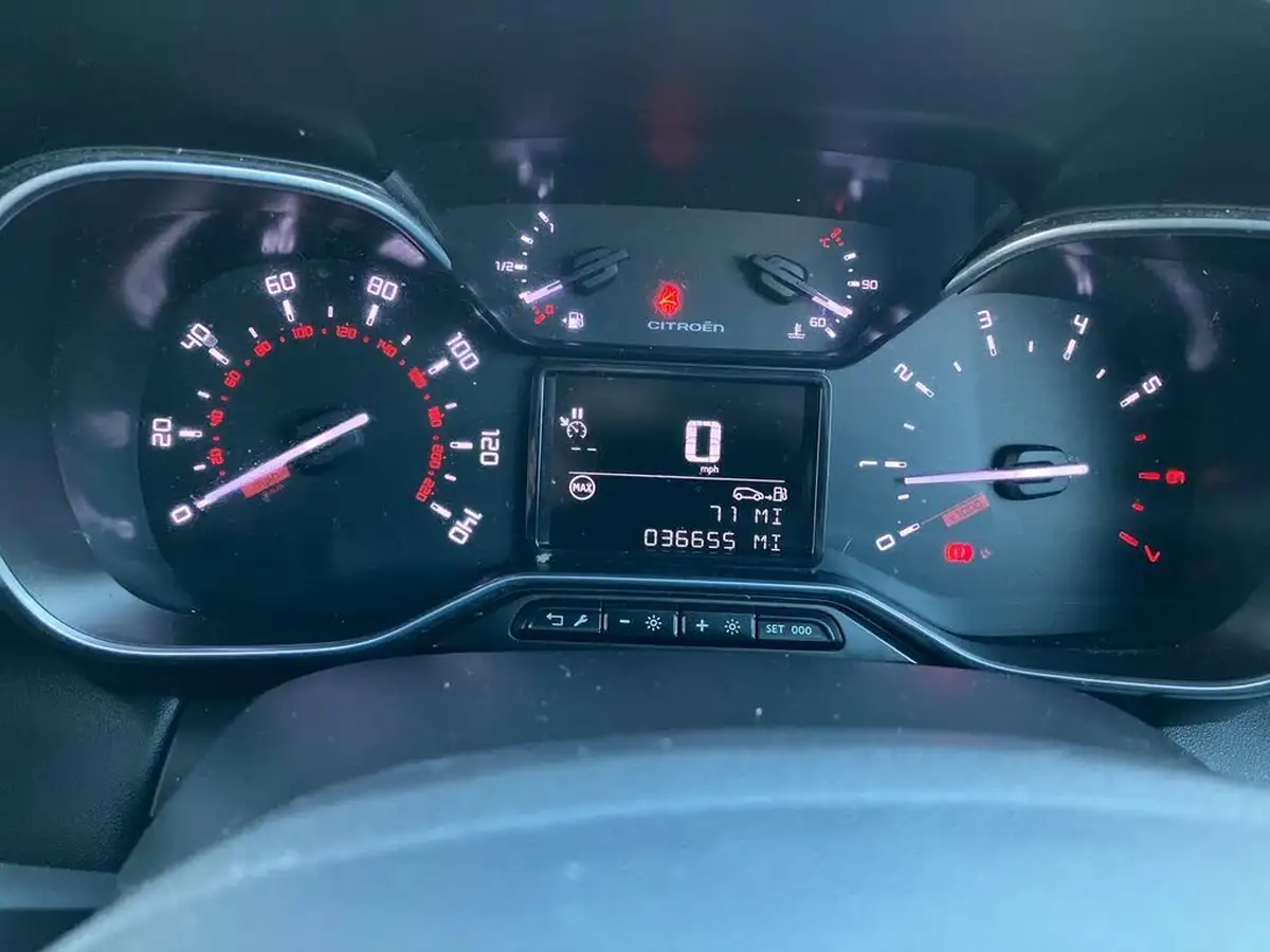 2022-citroen-c3-aircross-12-puretech-shine-110ps-big-21