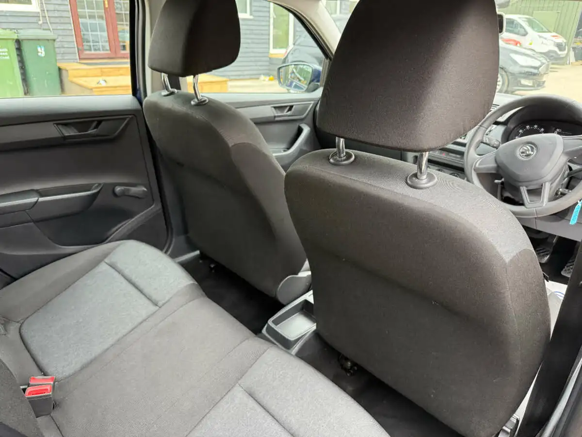 2016-skoda-fabia-10-mpi-s-hatchback-big-46
