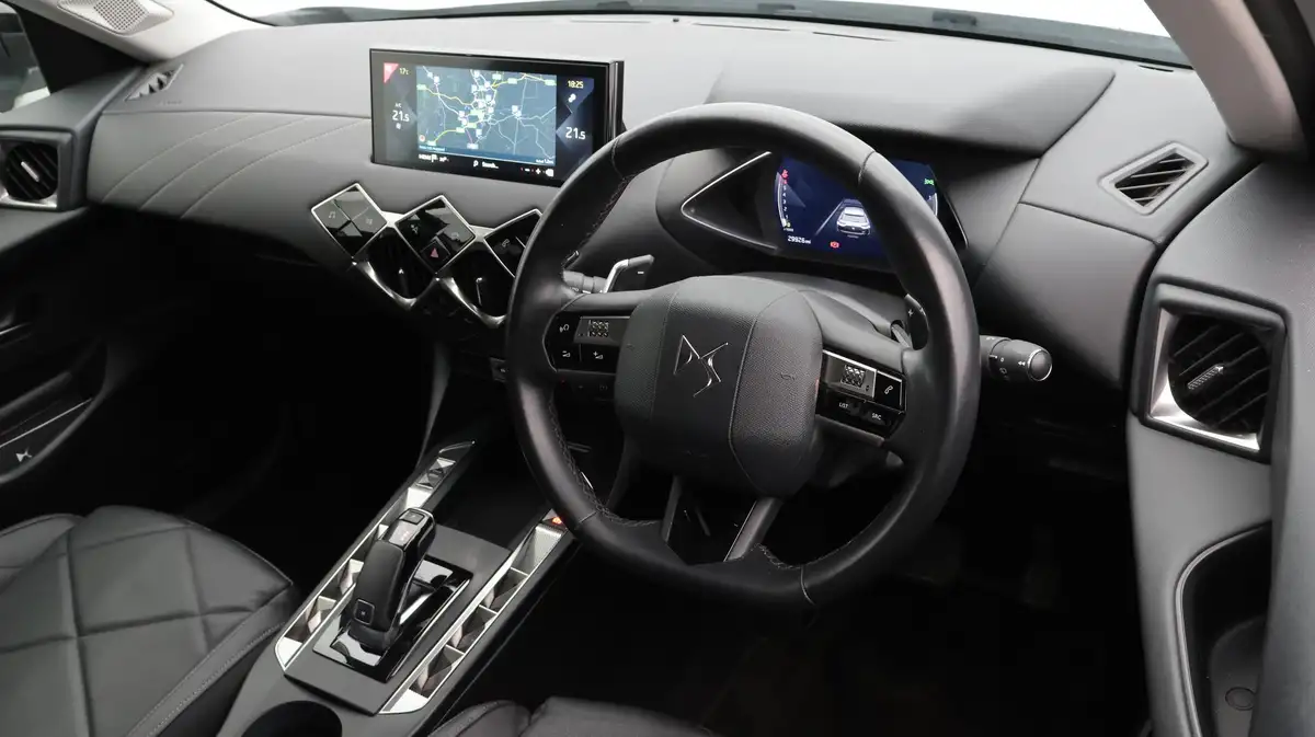 2022-ds-ds-3-crossback-12-puretech-rivoli-130ps-big-9
