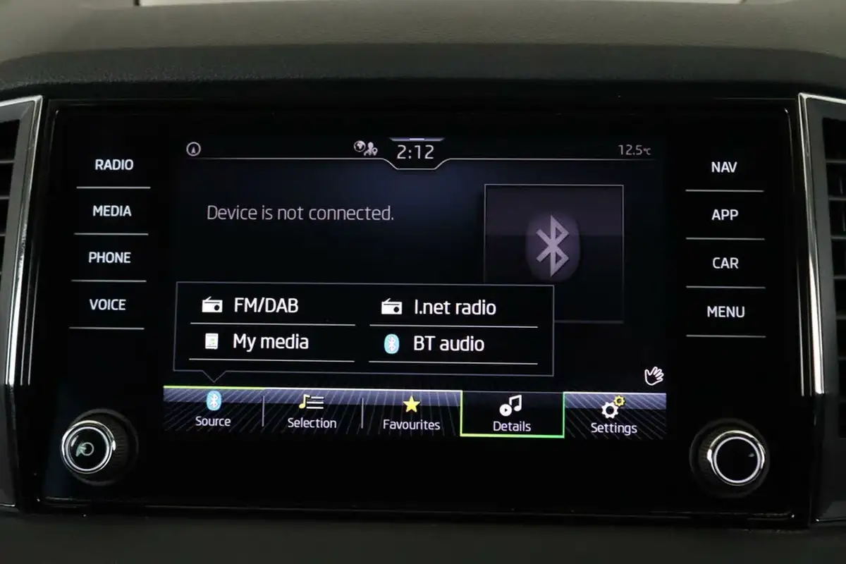 2021-skoda-karoq-10-tsi-se-drive-110ps-big-24