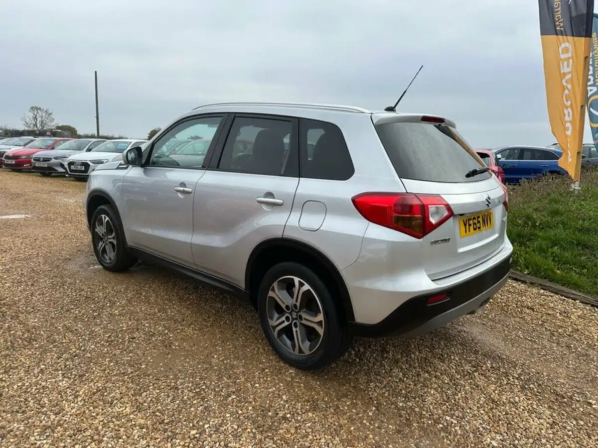 2015-suzuki-vitara-16-sz5-big-8