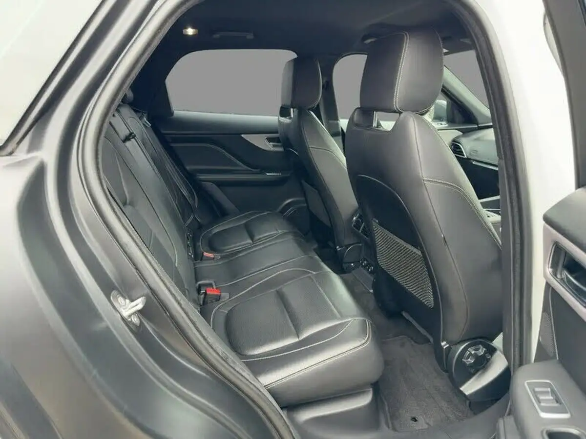 2018-jaguar-f-pace-20i-r-sport-250ps-awd-1997cc-big-12