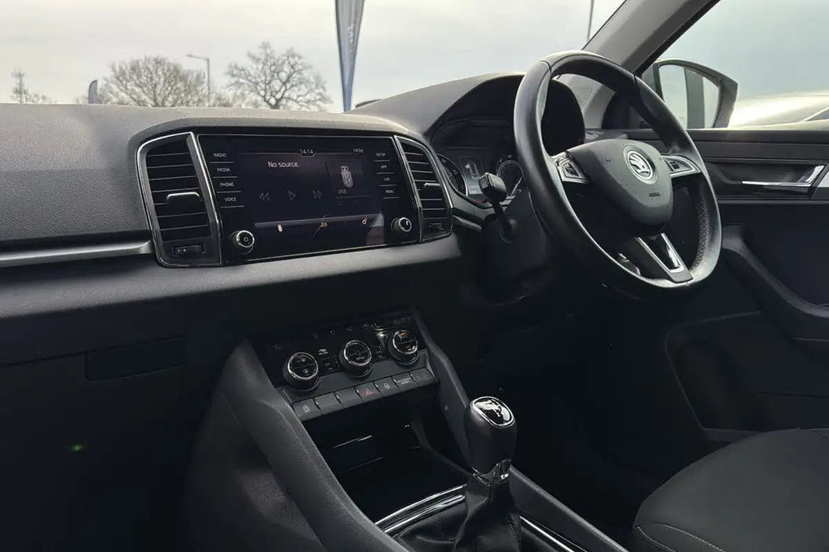 2018-skoda-karoq-10-tsi-se-ss-big-9