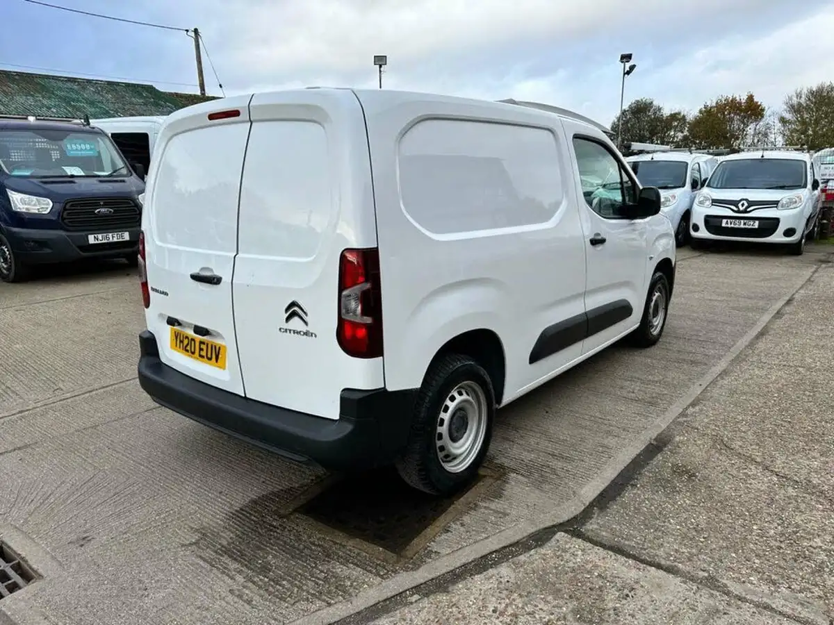 2020-citroen-berlingo-15bluehdi-650-x-panel-big-10