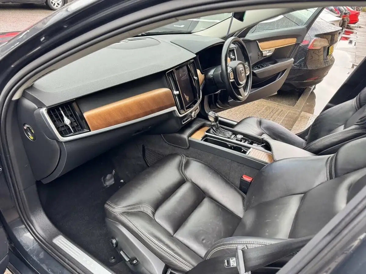 2017-volvo-v90-20td-d5-inscription-big-17
