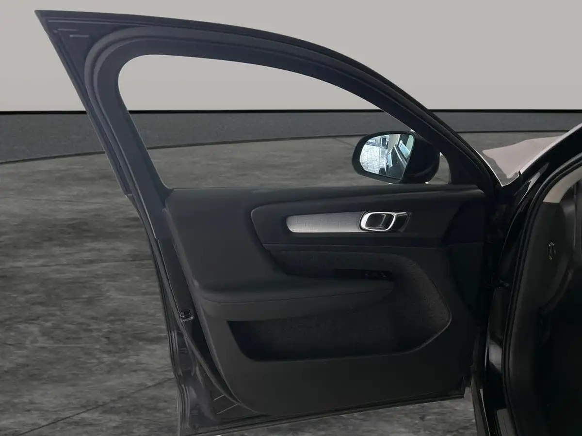 2022-volvo-xc40-15-t4-inscription-expression-big-17