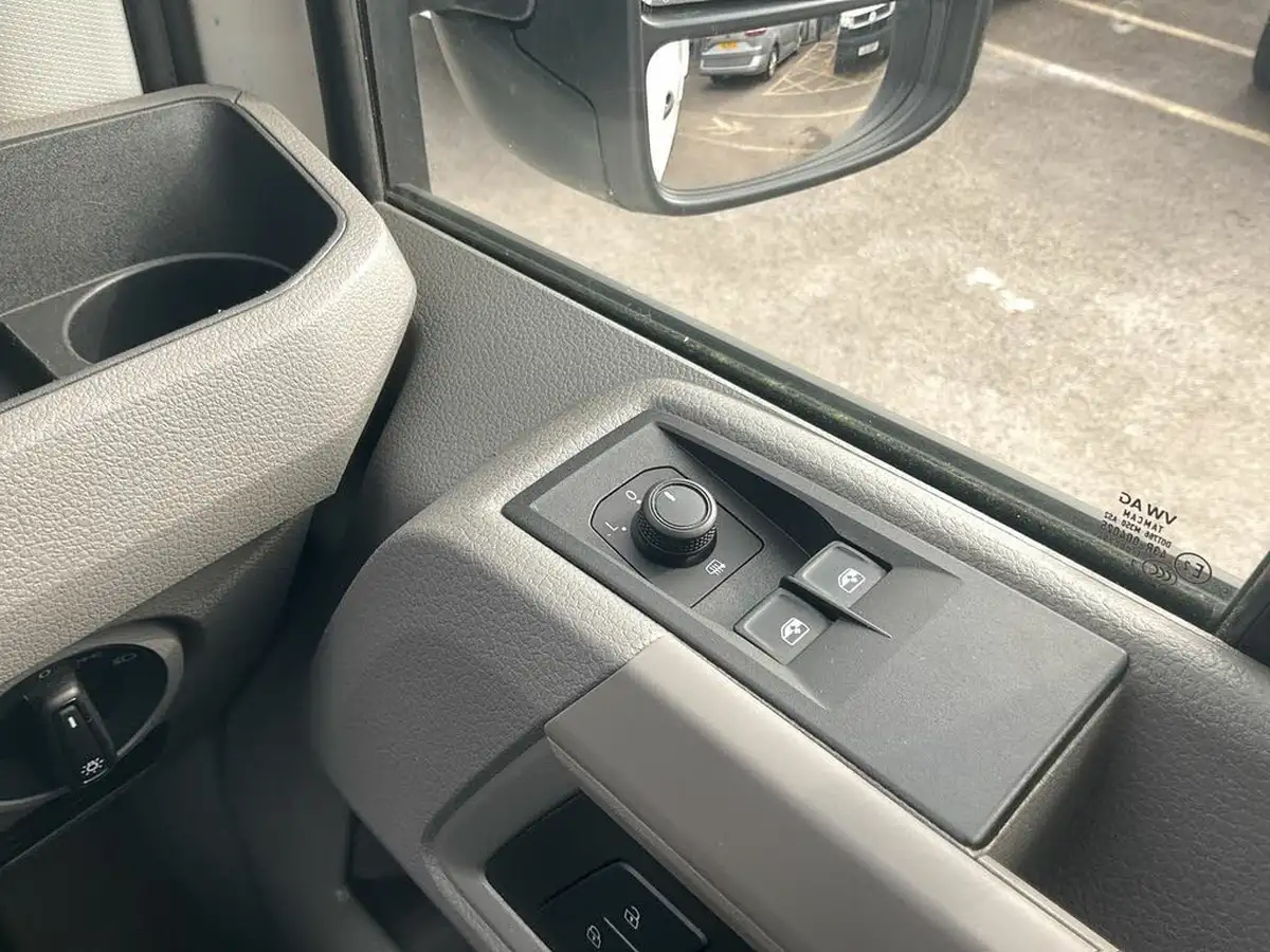2023-volkswagen-crafter-20tdi-cr35-mwb-trendline-140pseu6d-big-20