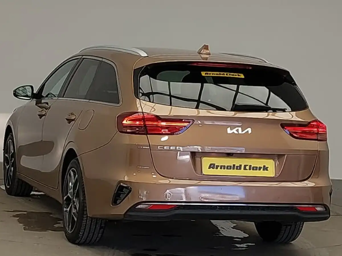 2022-kia-ceed-15-t-gdi-3-sportswagon-big-1