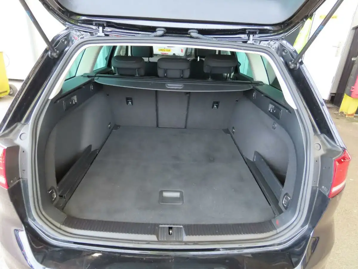 2019-volkswagen-passat-20tdi-se-business-scr-estate-5d-big-6
