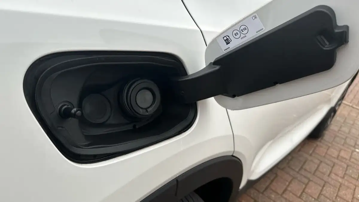 2024-volvo-xc40-20-b3-ultimate-big-38