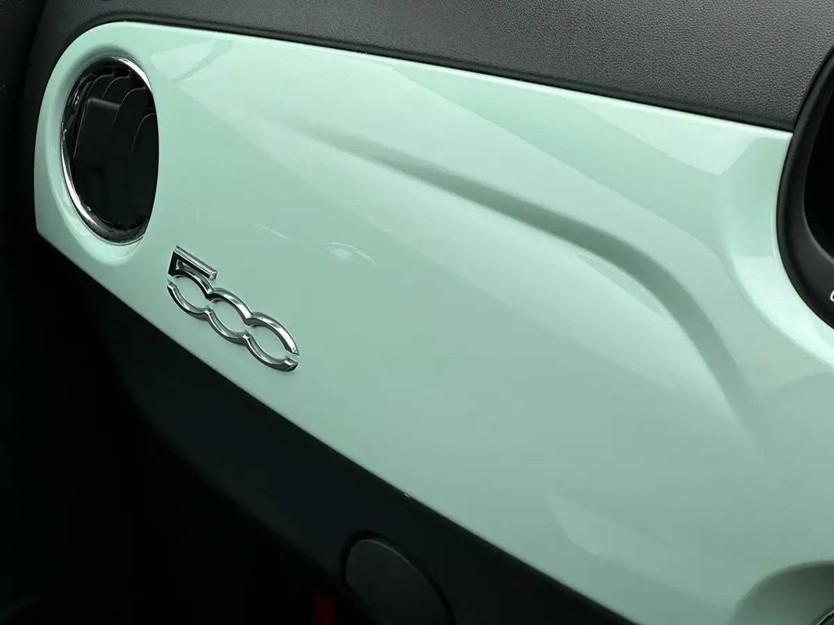 2016-fiat-500-12-pop-star-big-17