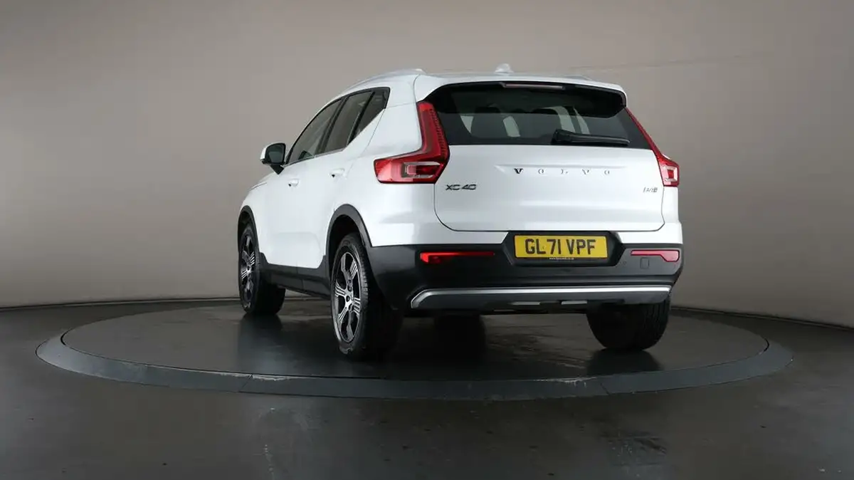 2022-volvo-xc40-20-b4-inscription-awd-big-47