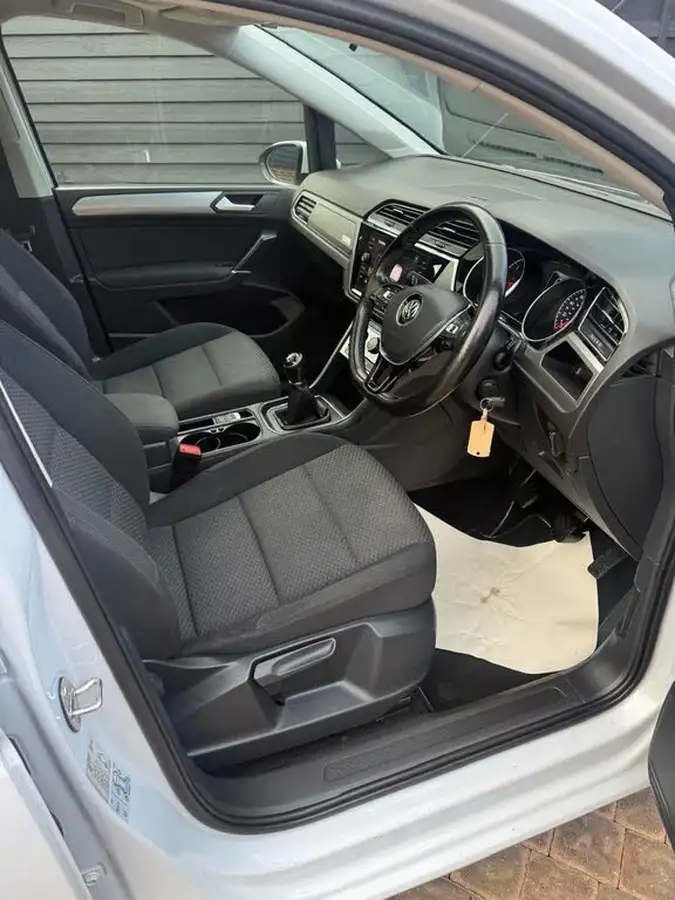 2018-volkswagen-touran-16tdi-se-family-bmtss-big-7