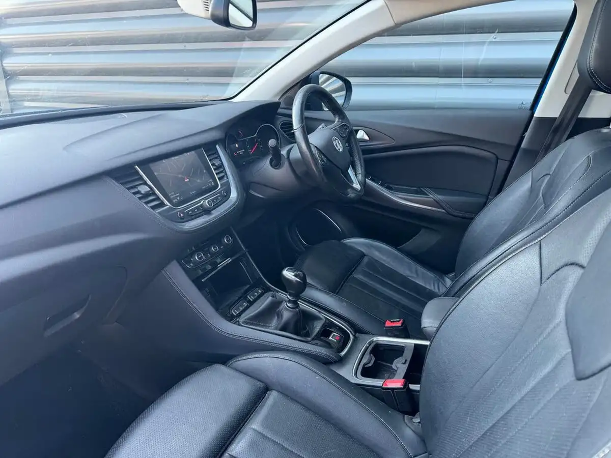2019-vauxhall-grandland-x-15td-elite-nav-ss-blueinjection-big-16