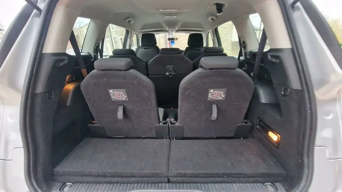 2014-citroen-grand-c4-picasso-16e-hdi-vtr-115ps-big-21