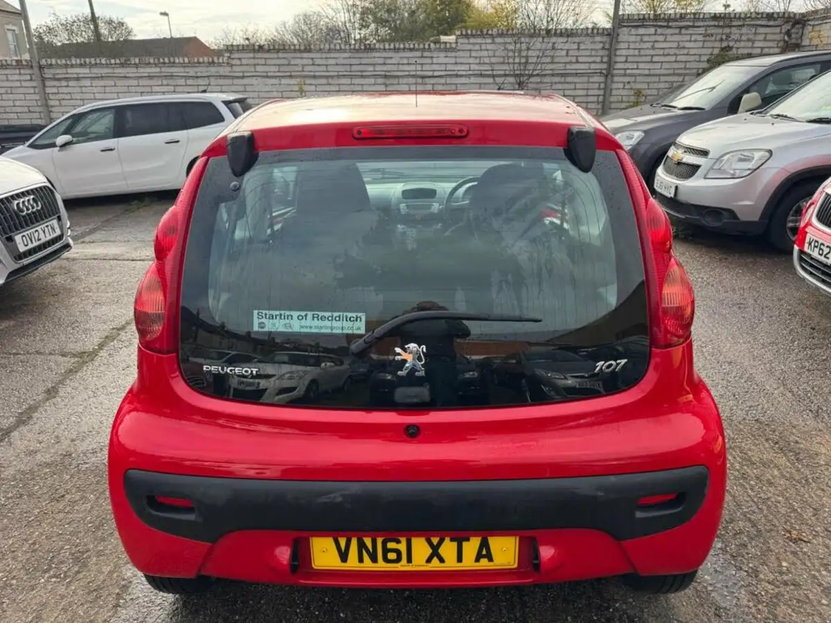 2011-peugeot-107-10-urban-12v-3d-big-3