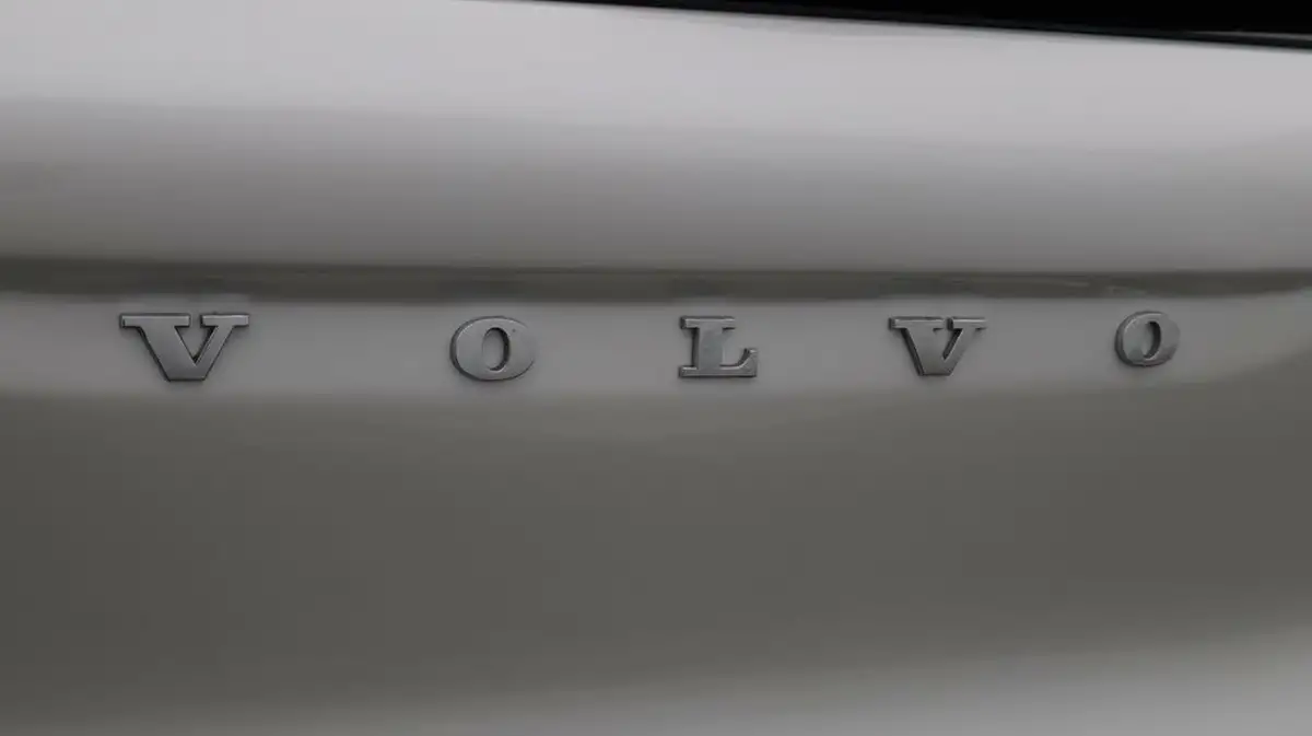 2022-volvo-xc40-15-t3-r-design-auto-big-22