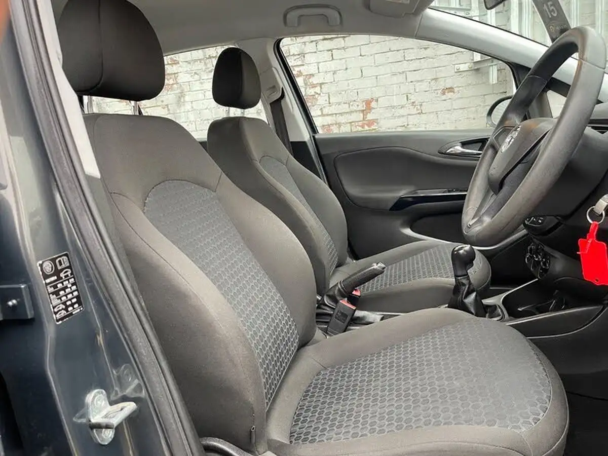 2015-vauxhall-corsa-12-life-5d-big-13