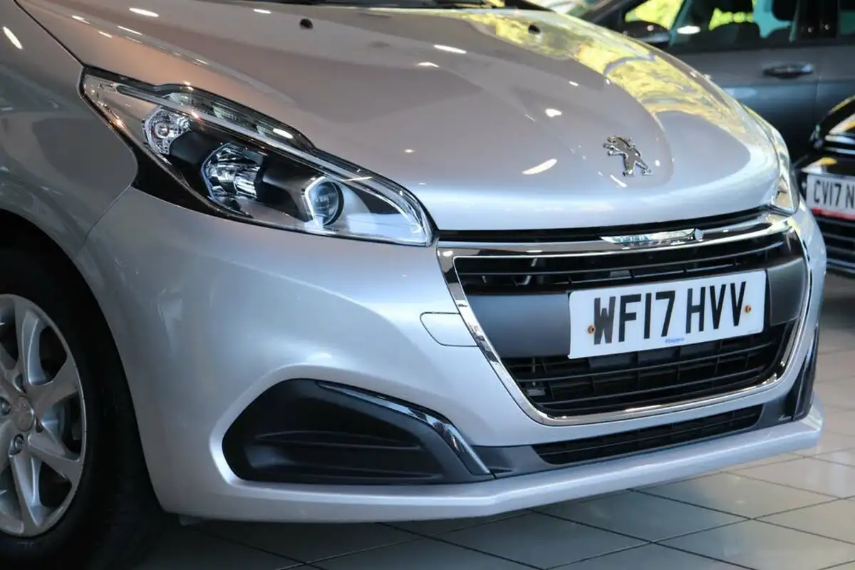 2017-peugeot-208-12-puretech-active-82bhp-ss-3d-etg5-big-57