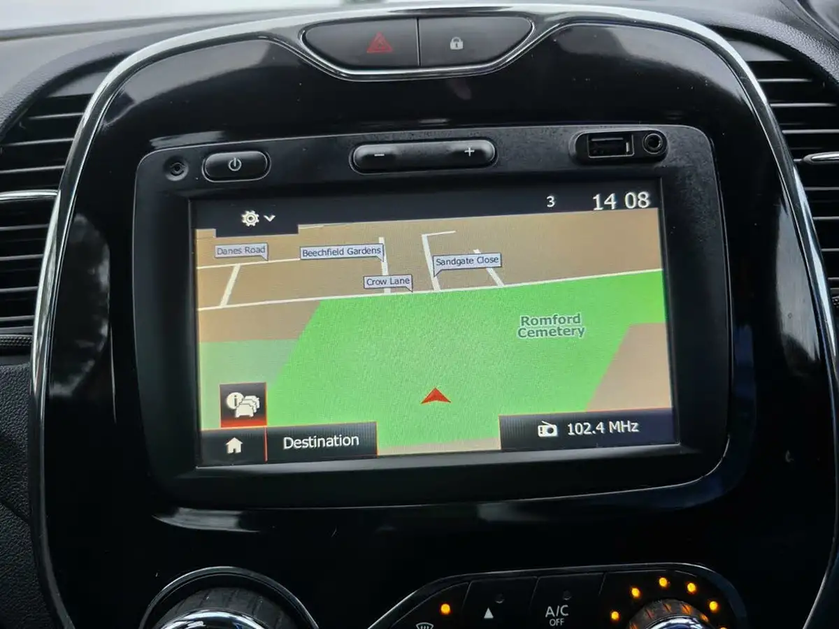 2016-renault-captur-12-dynamique-nav-big-37
