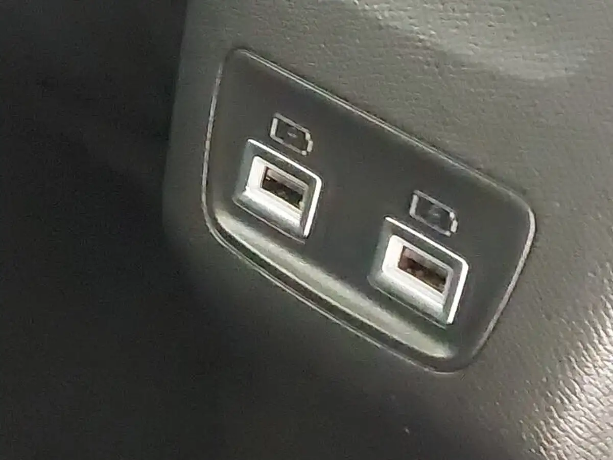 2021-peugeot-208-e-allure-50kwh-big-15