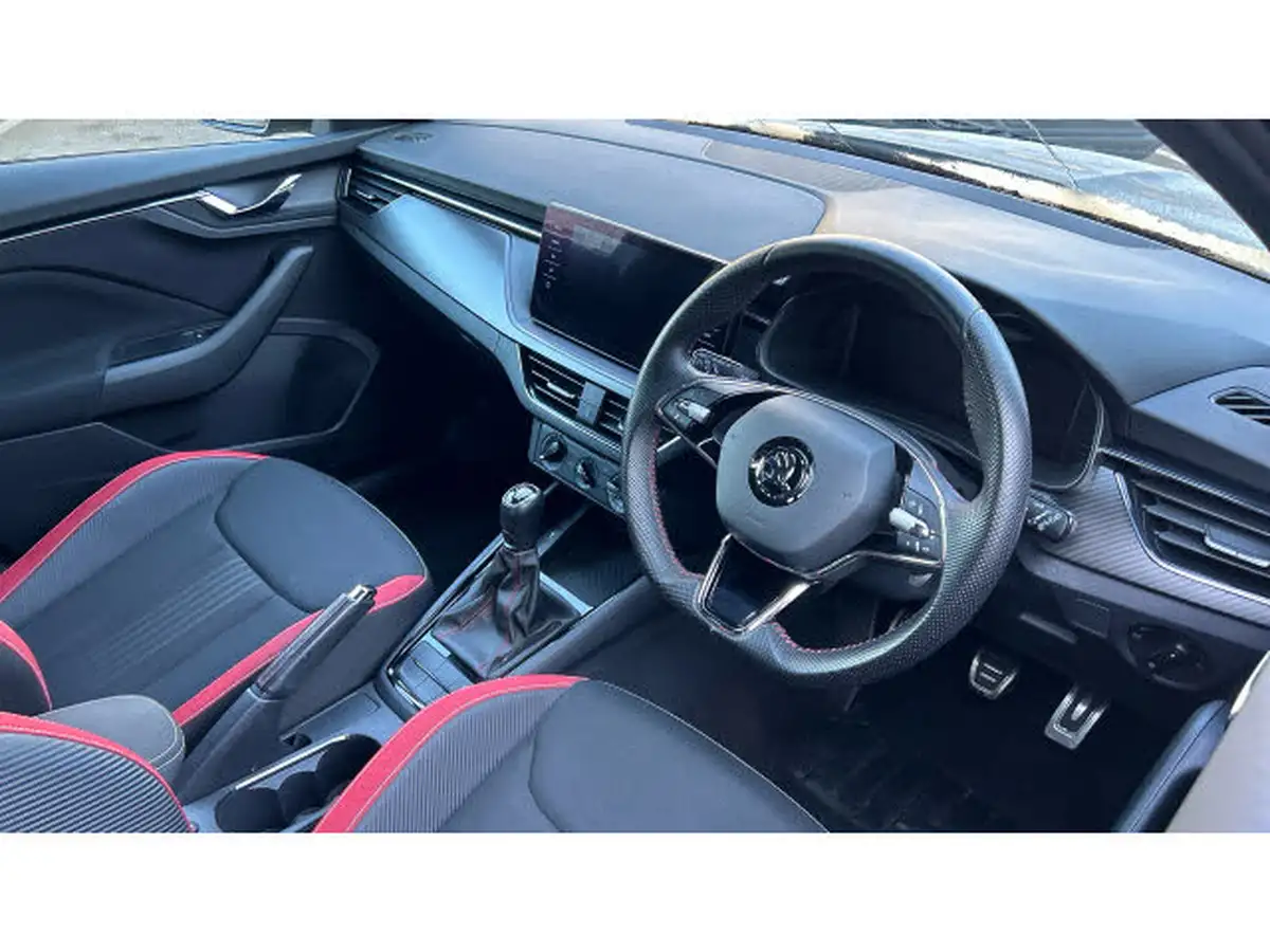 2022-skoda-kamiq-10-tsi-monte-carlo-109ps-big-10